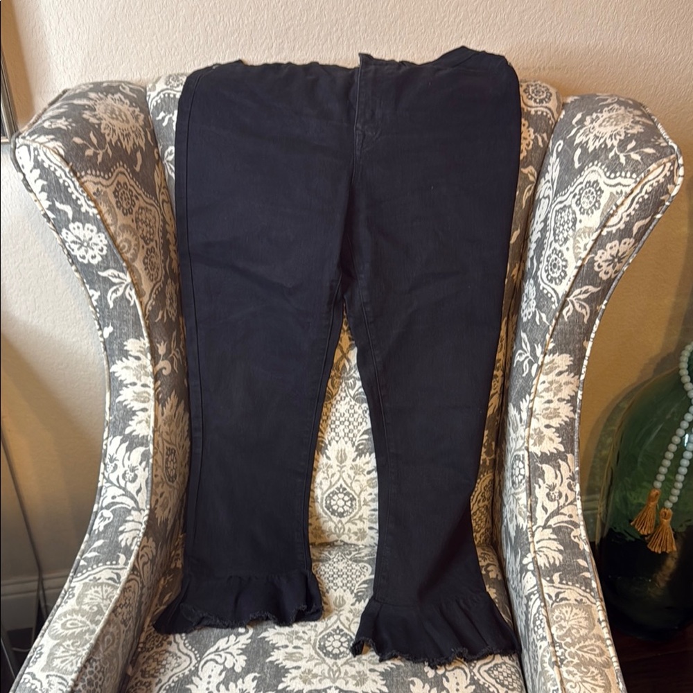 DG2 by Diane Gilman Black Ankle & Cropped Jeans